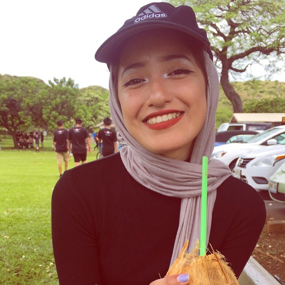 Meet your Posher, Yasmeen - Picture 1 of 1